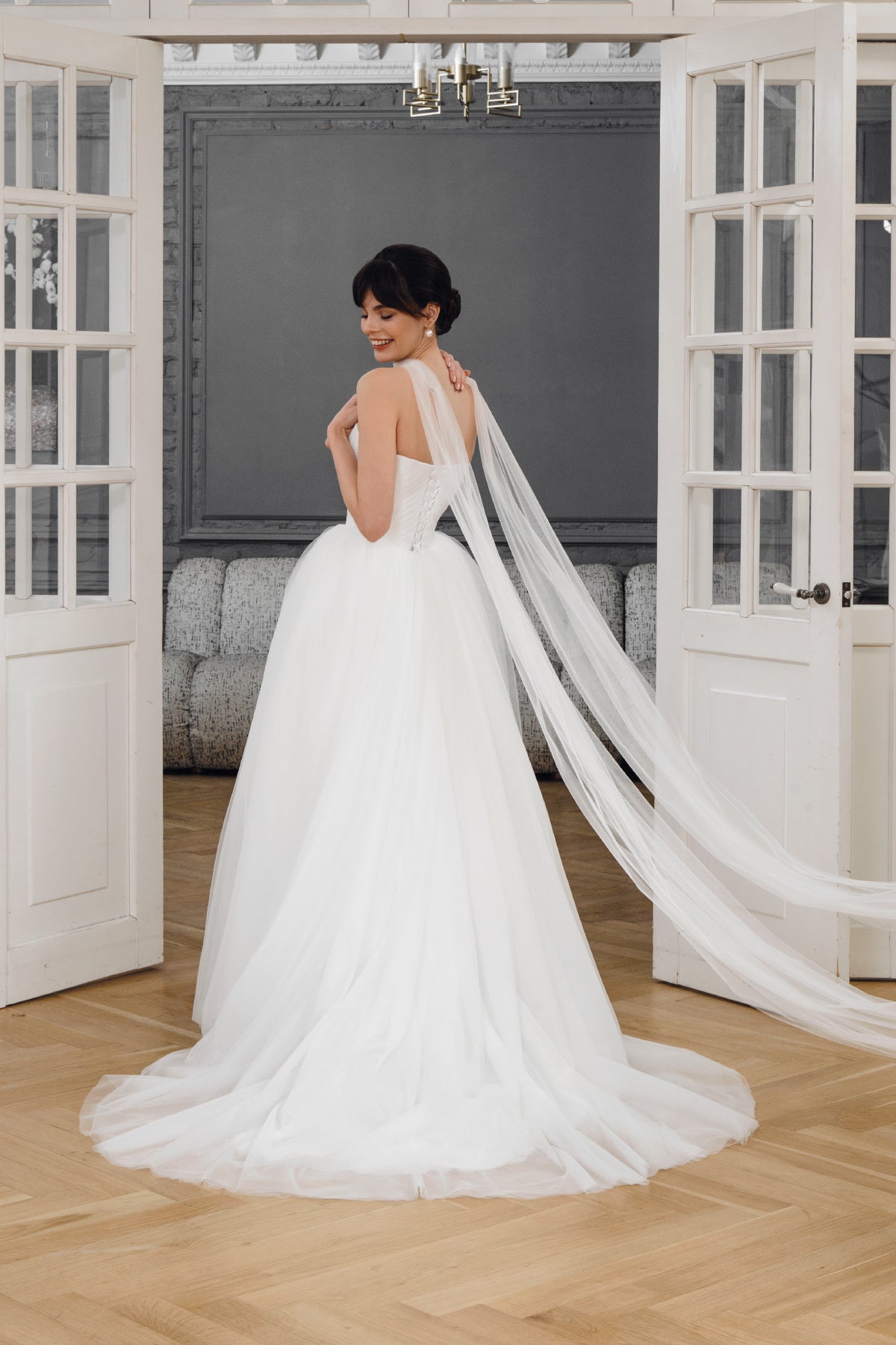 Sweetheart Wedding Dress with Flowing Tulle Skirt