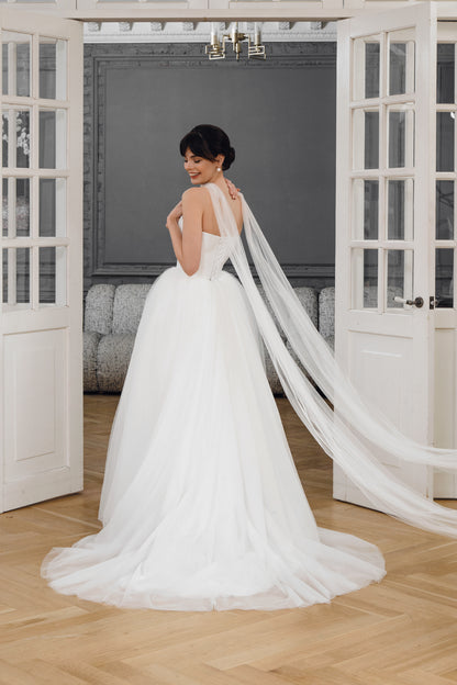 Sweetheart Wedding Dress with Flowing Tulle Skirt