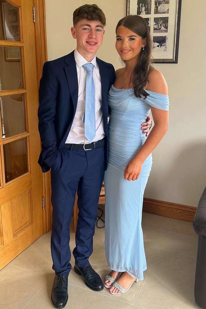 Classy Off-Shoulder Blue Pleats Mermaid Long Formal Prom Dress