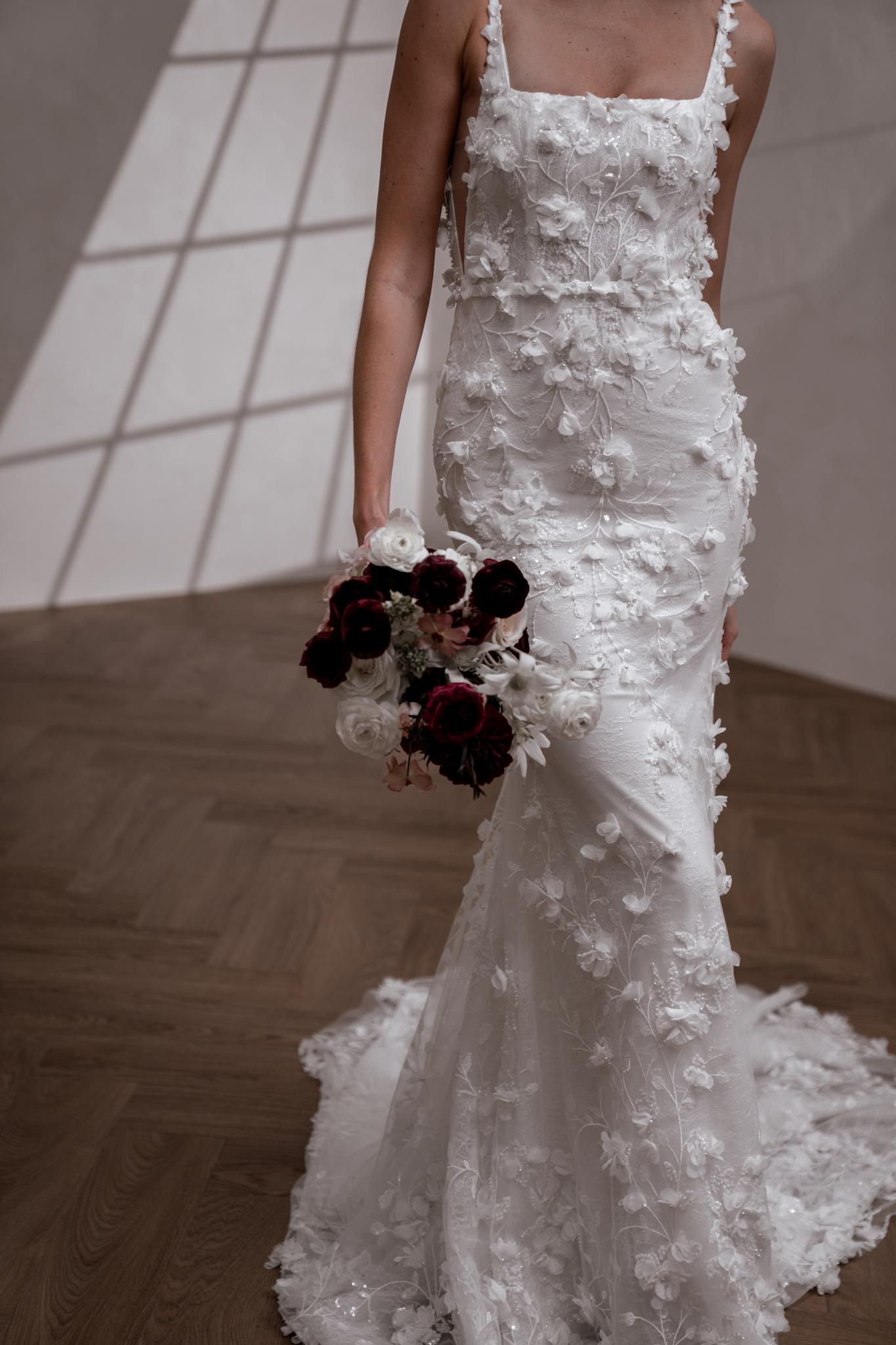 Floral Square Neck Sleeveless Backless Trumpet Wedding Dress