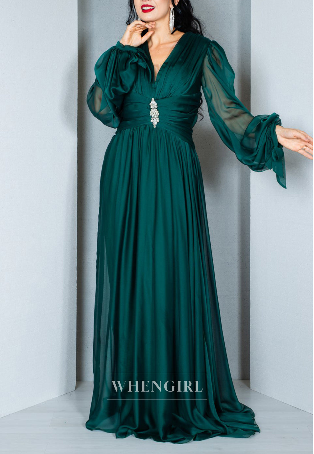 Green V Neck Long Sleeves Beaded A-Line Mother of the Bride Dress