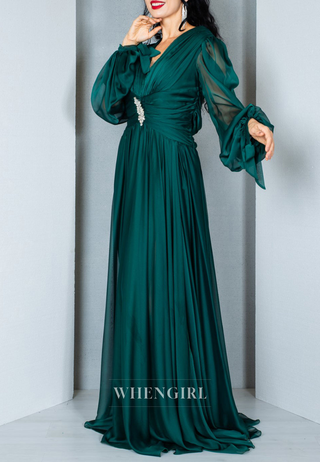 Green V Neck Long Sleeves Beaded A-Line Mother of the Bride Dress