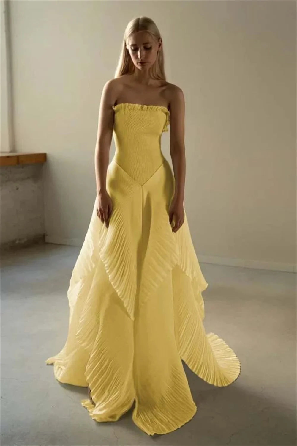 Strapless Pleated Asymmetrical Prom Dresses Elegant Sleeveless Floor-Length Formal Evening