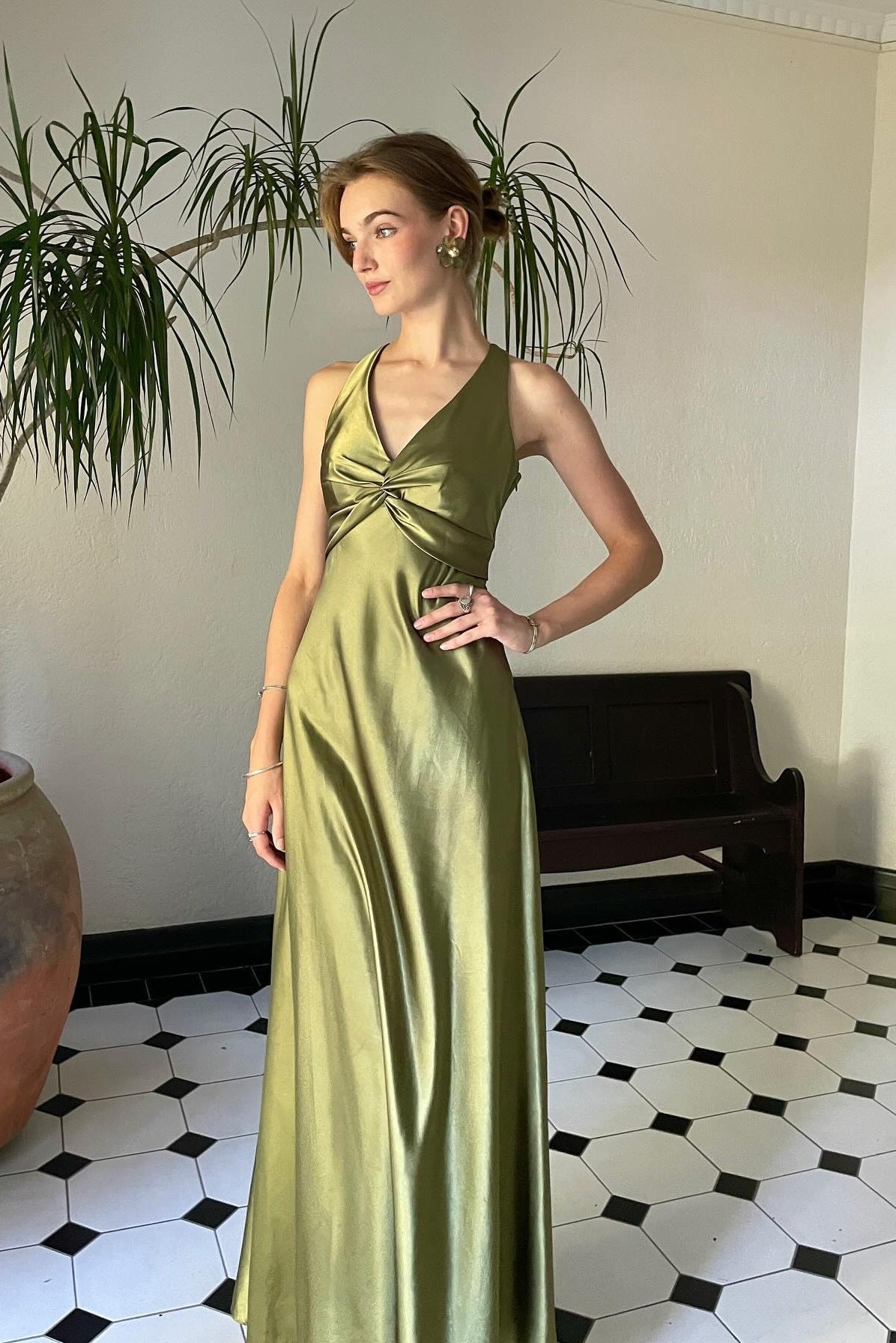 Elegant Meriamd Satin V Neck Prom Dress with Ruched Bodice