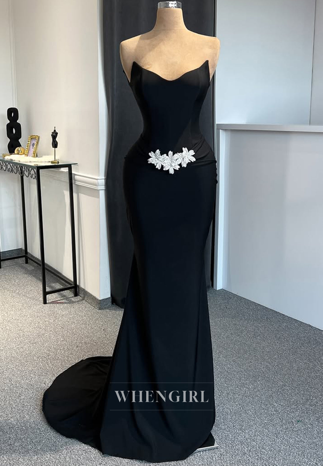 Classic Empire Waist Sweetheart Sleeveless Satin Formal Party Gown with Beaded Floral