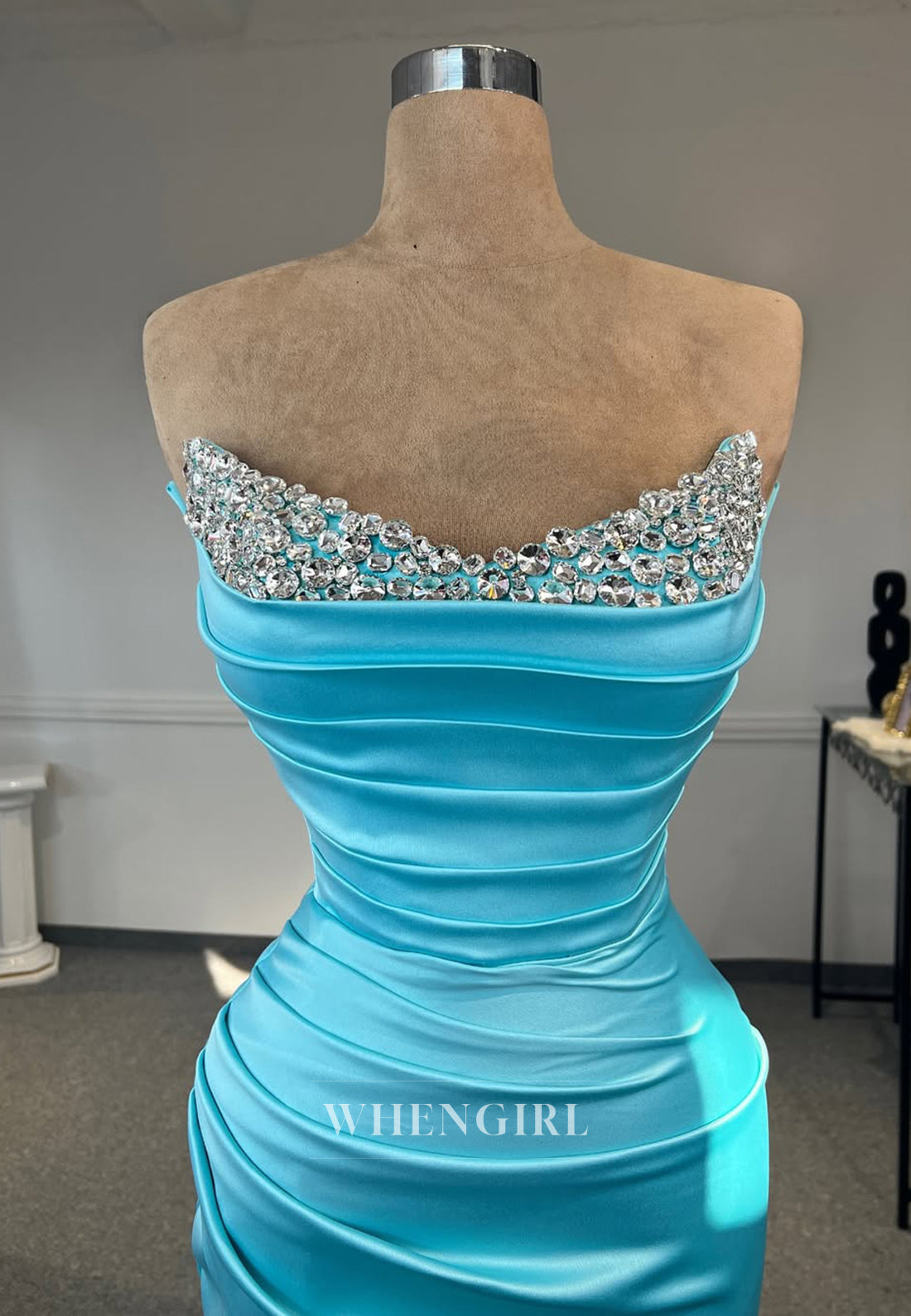Elegant Beaded Sweetheart Sheath Prom Dresss Sleeveless Satin Party Gown with Slit
