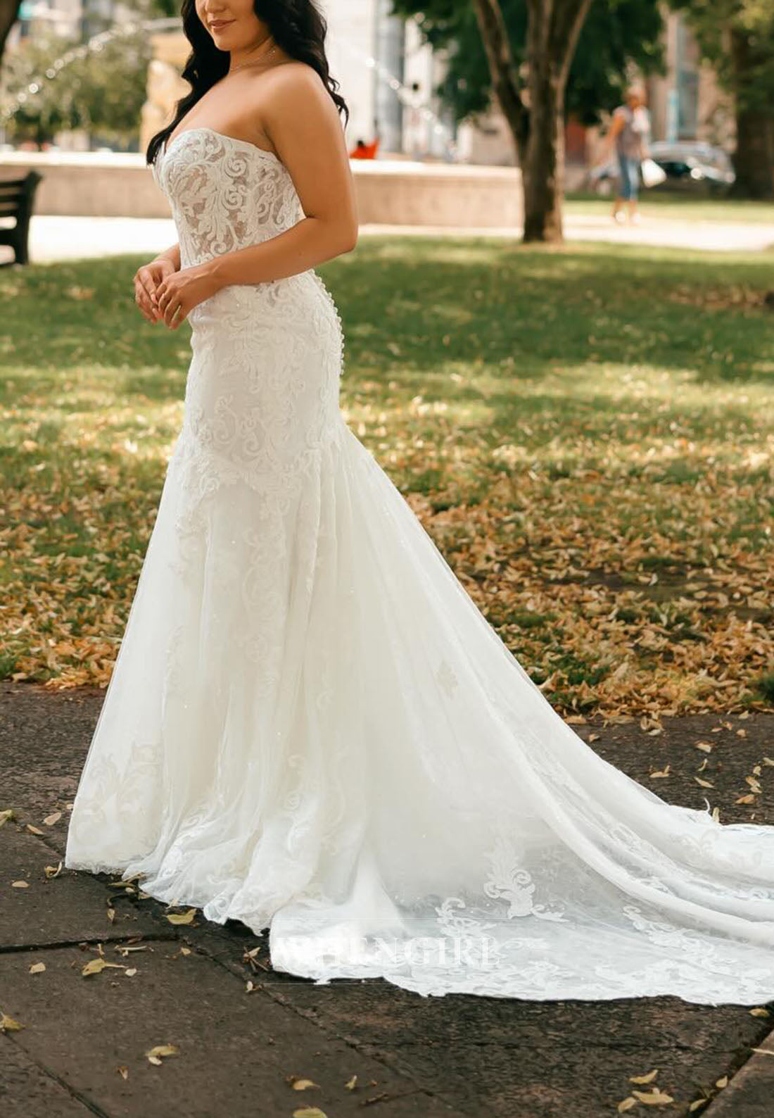 Strapless Sweetheart Lace Mermaid Wedding Gown