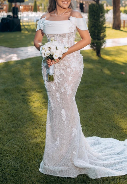 Off-Shoulder Floral Applique Mermaid Wedding Dress