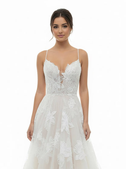 Boho White A-Line Lace Appliques Wedding Dress