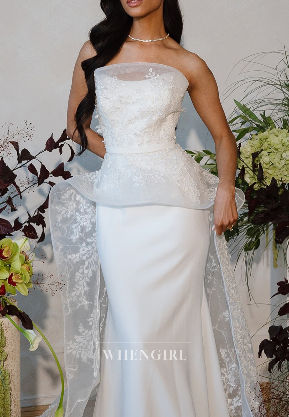 Sheath Tube Top Sleeveless Appliqued Lace Sweep Train Wedding Dress