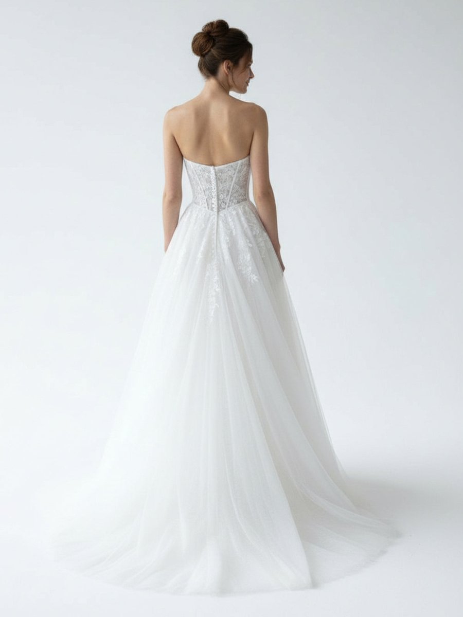 Charming A-Line Strapless Tulle Lace Wedding Dresses