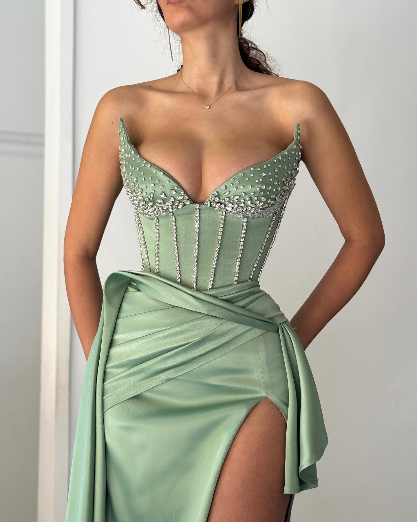 Beaded Sweetheart Sheath Party Dress Side Slit  Pleats Satin Long Prom Dress with Train