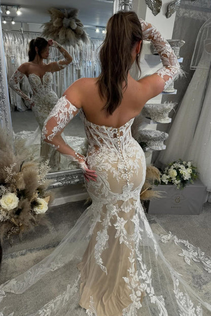Stunning Mermaid Sweetheart Lace Wedding Dress with Appliques