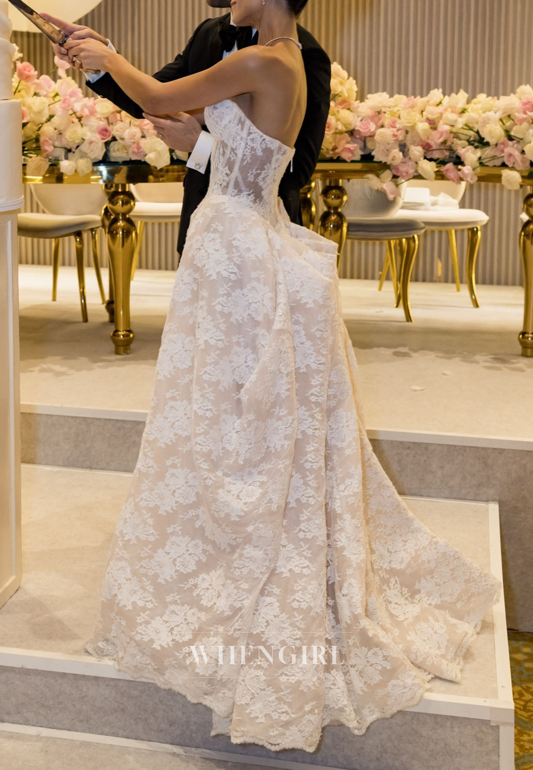 Ball Gown Sweetheart Sleeveless Lace Wedding Dress