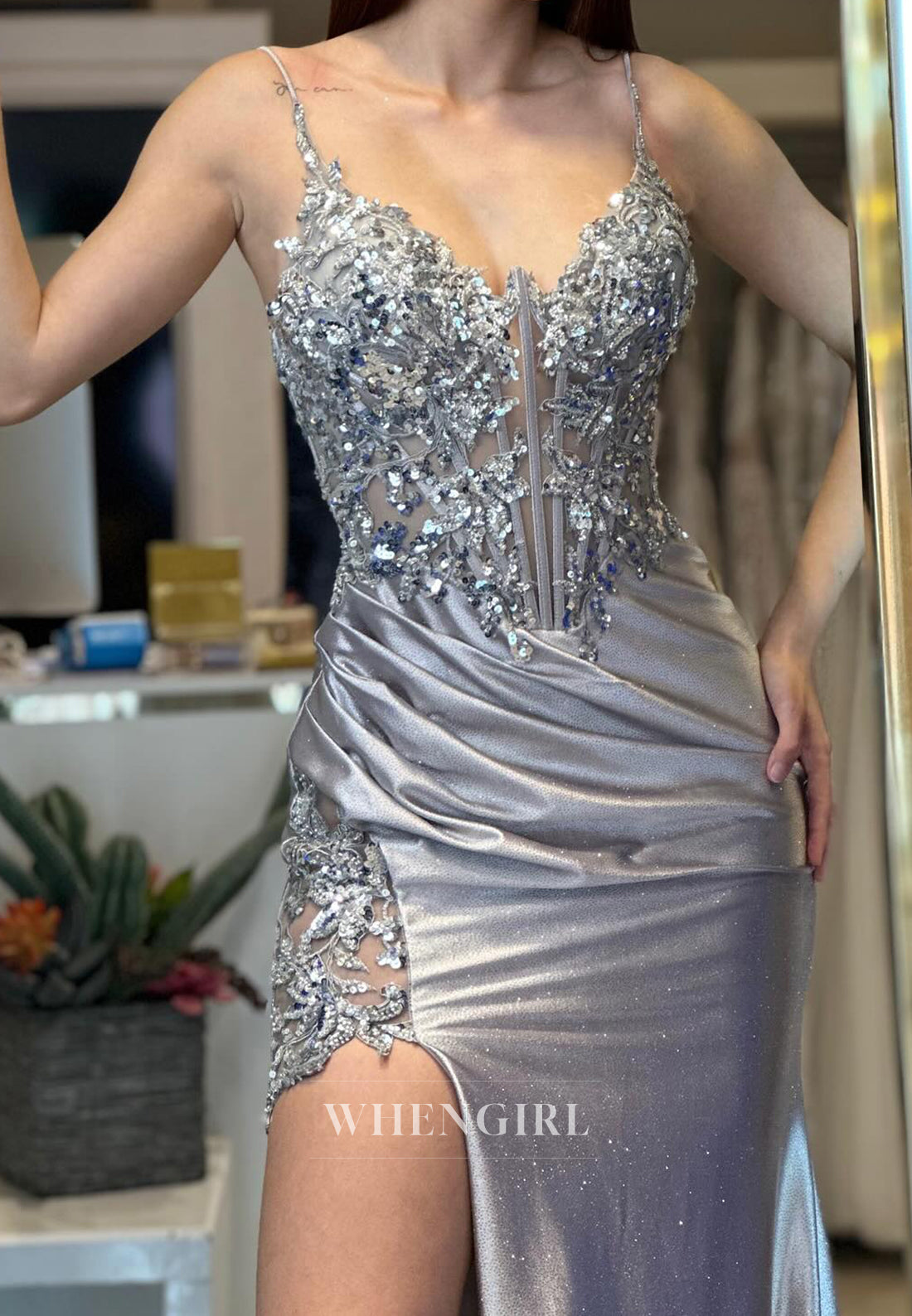 Gorgeous Spaghetti Straps Sweetheart Sheath Satin Evening Party Gowns with Sequin Appliques