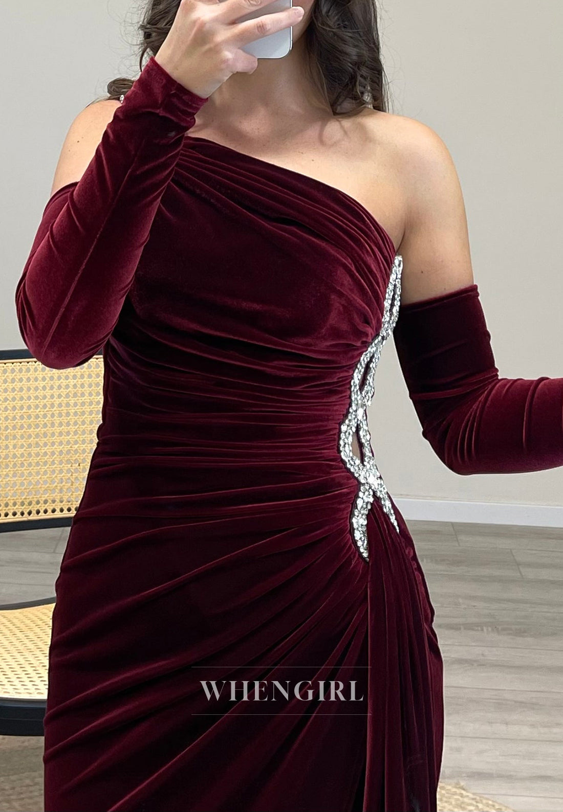 One Shoulder Side Slit Cut-out Pleated Velet Evening Dress with Long Sleeves