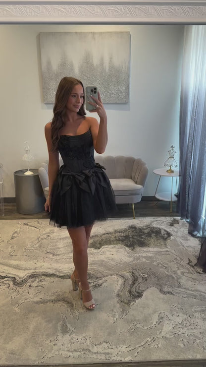 Black A-line Bowknot Short Sleeveless Strapless Zipper Corset Homecoming Dress