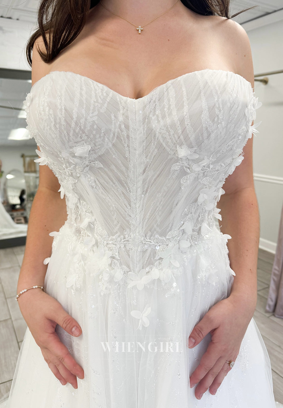 Sweetheart Appliqued Detachable Long Sleeves Back Zipper A-Line Wedding Dress with Court Train