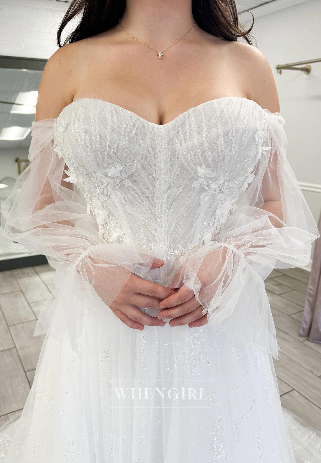 Sweetheart Appliqued Detachable Long Sleeves Back Zipper A-Line Wedding Dress with Court Train