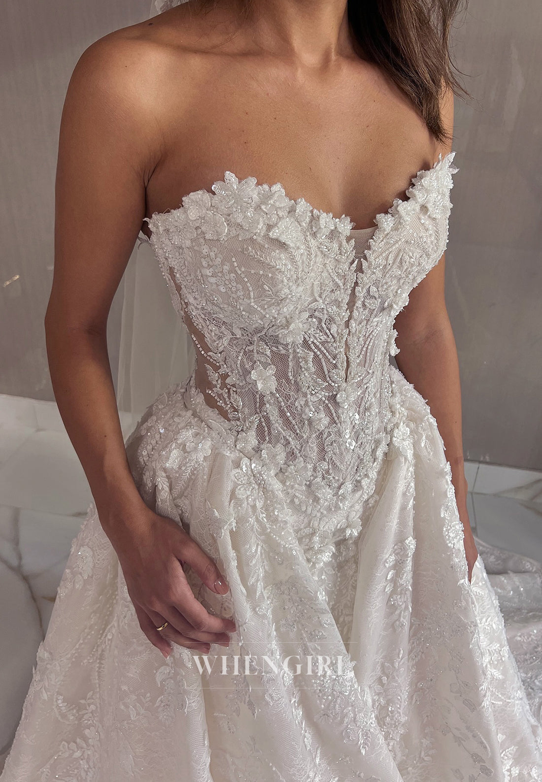 Sheath Sweetheart Sleeveless Appliqued Lace Wedding Dress with Detachable Train