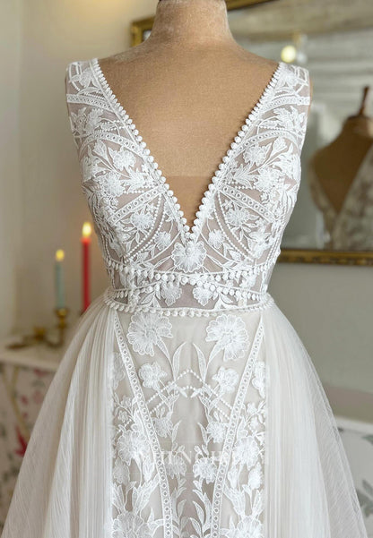 V Neck Sleeveless Appliqued Lace Sweep Train Sheath Boho Wedding Dress