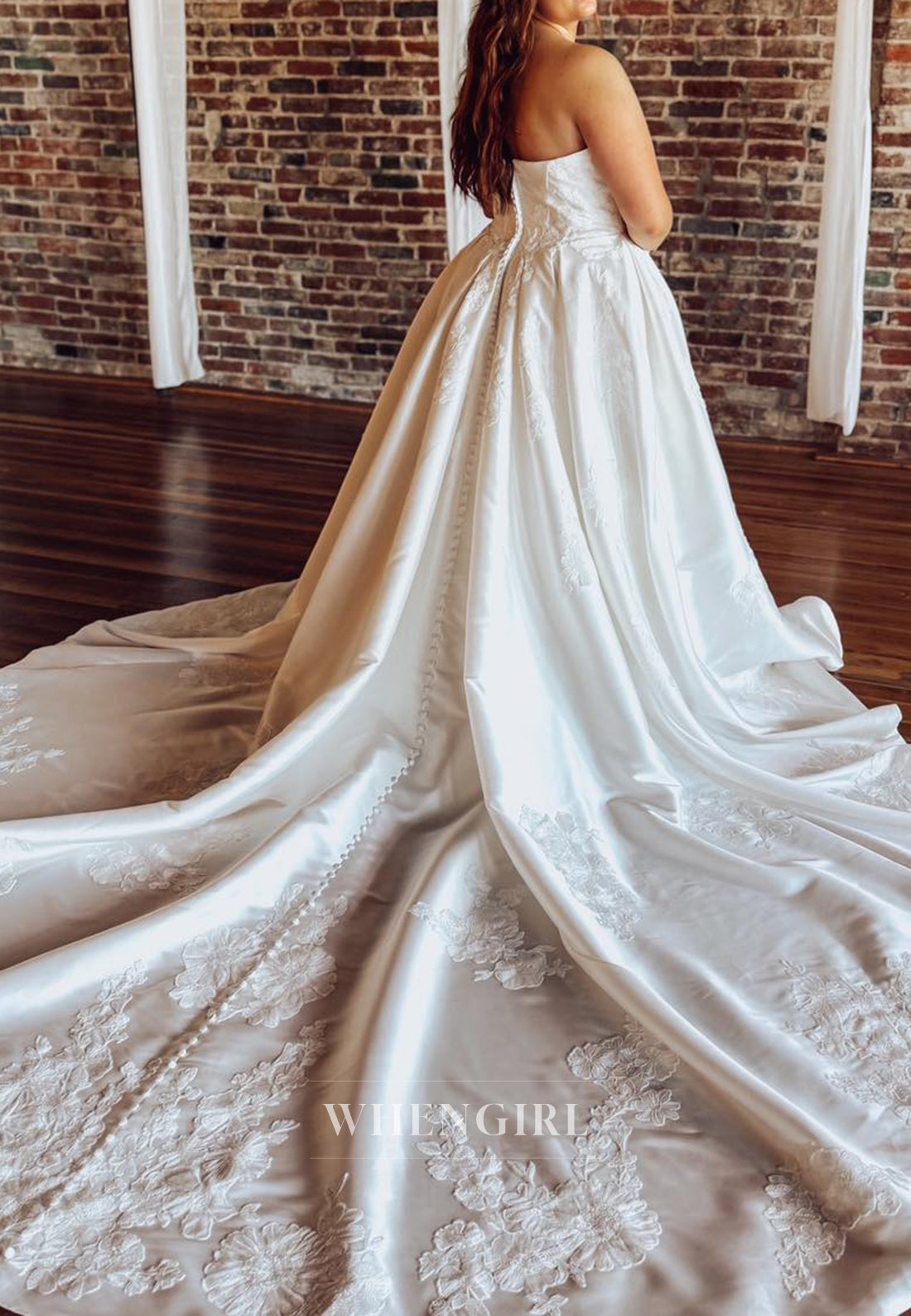 A-Line Strapless Sleeveless Appliqued Chapel Train Wedding Dress
