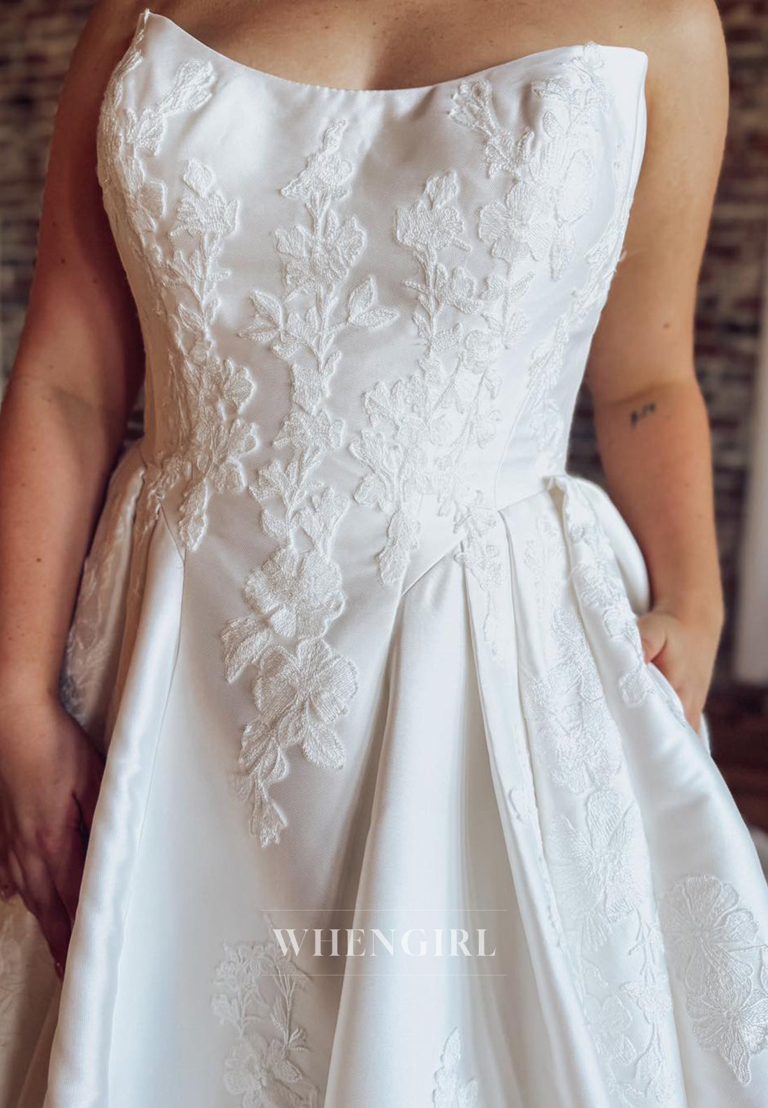A-Line Strapless Sleeveless Appliqued Chapel Train Wedding Dress