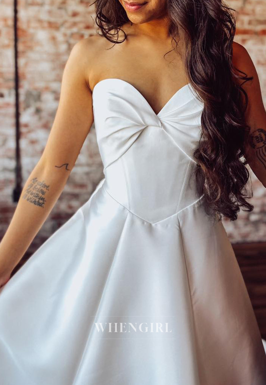 A-Line Satin Sweetheart Sleeveless Buttons Straps Wedding Dress with Court Train