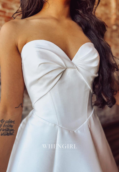 A-Line Satin Sweetheart Sleeveless Buttons Straps Wedding Dress with Court Train